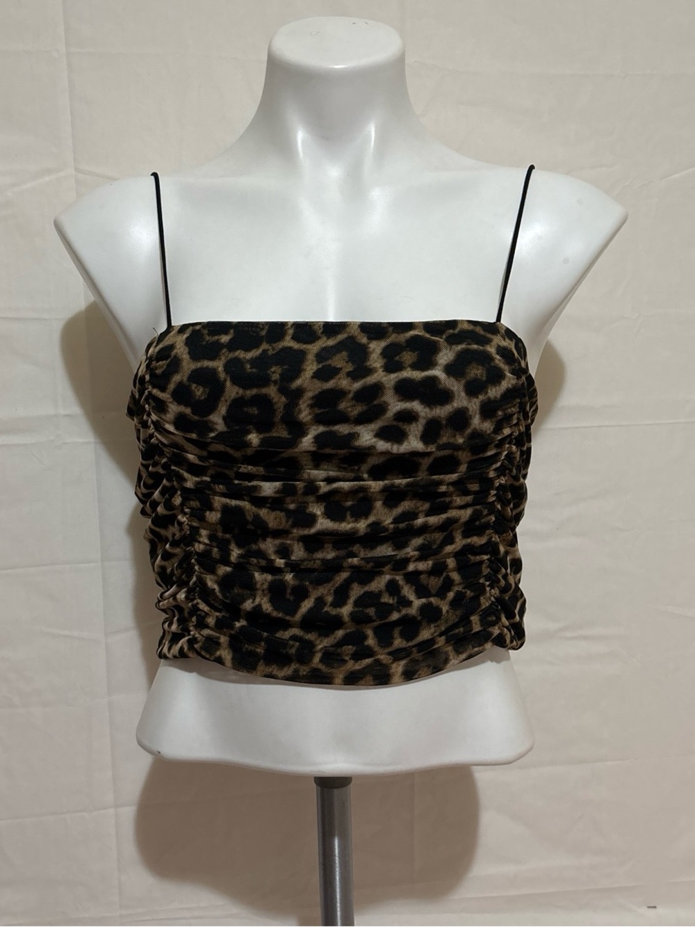 Popular 21 leopard crop top size medium